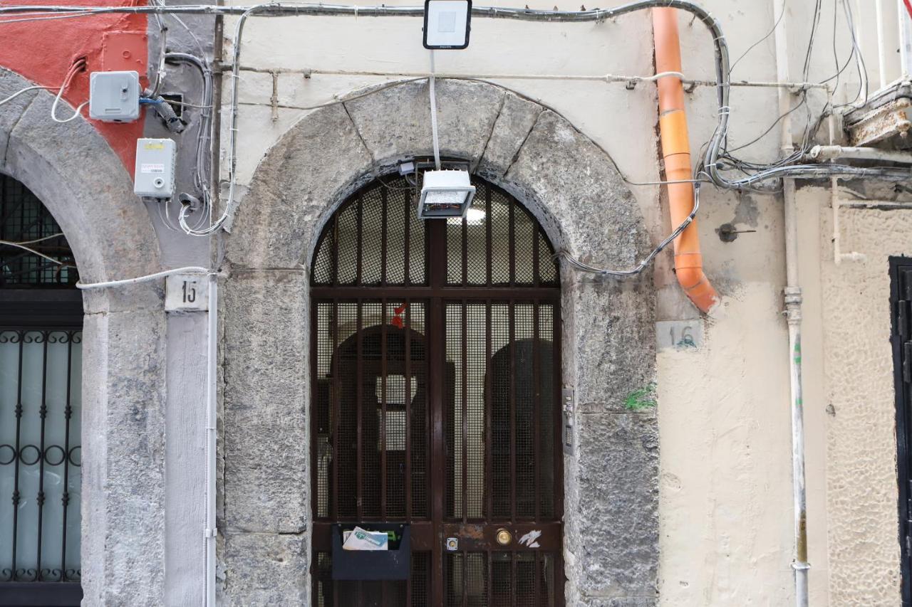 Shabby Chic Apartment In The Vibrant City Center Napoli Eksteriør billede