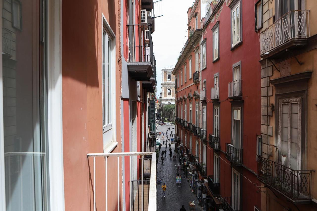 Shabby Chic Apartment In The Vibrant City Center Napoli Eksteriør billede